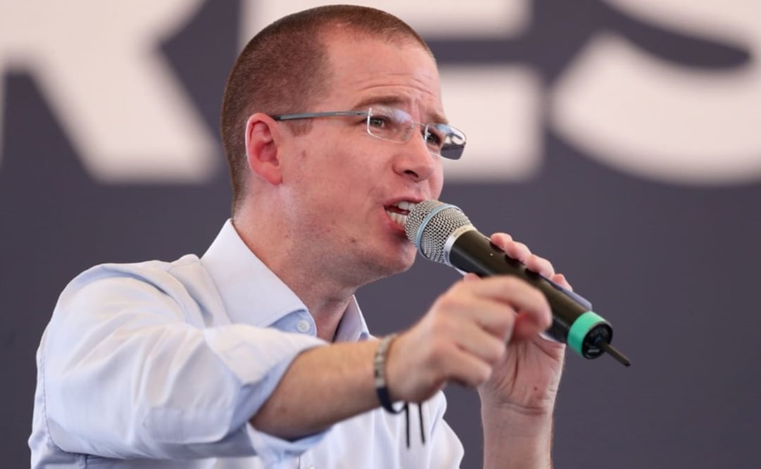 En su discurso, Anaya Cortés refirió que la política se trata de servir a los demás, no de servirnos del poder (Foto: Ariel Ojeda / EL UNIVERSAL)