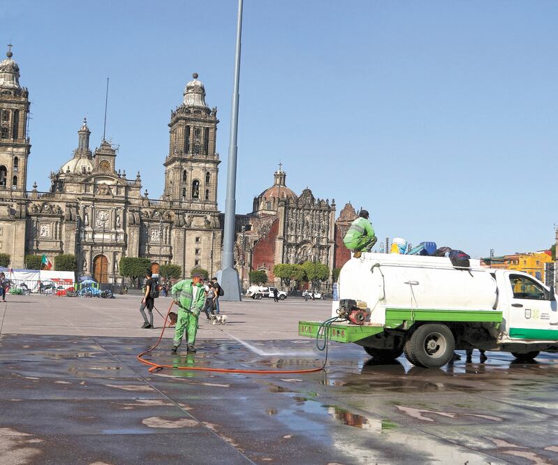 El sitio en el que estaba el plantón fue limpiado. Foto: CARLOS MEJÍA. EL UNIVERSAL