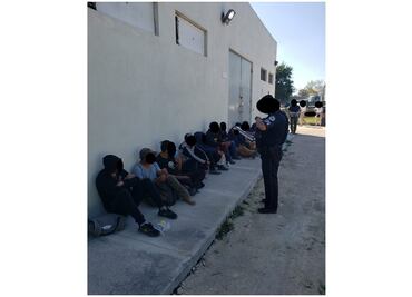 Rescatan a 23 migrantes centroamericanos en la carretera Monterrey - Reynosa