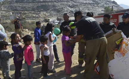 Policías compran juguetes para niños de escasos recursos en Chimalhuacán