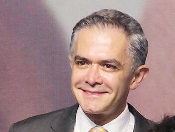 Piden a Mancera identificarse para entrar al Zócalo
