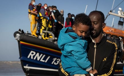 La guerra diplomática con Francia causada por miles de migrantes llegados a Reino Unido