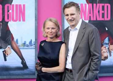 Aseguran que Liam Neeson y Pamela Anderson tienen un romance en la vida real