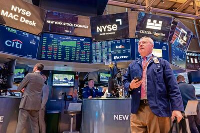 Superpeso gana por sexta sesión seguida