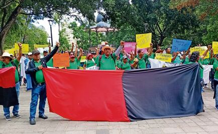 Maestros cumplen 23 días en huelga