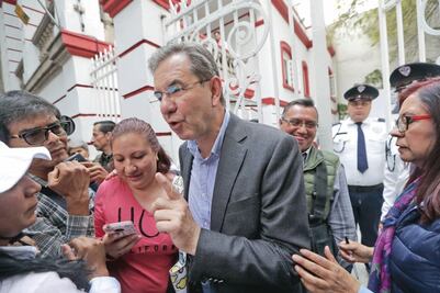 “Se respetará si Elba Esther regresa al SNTE”