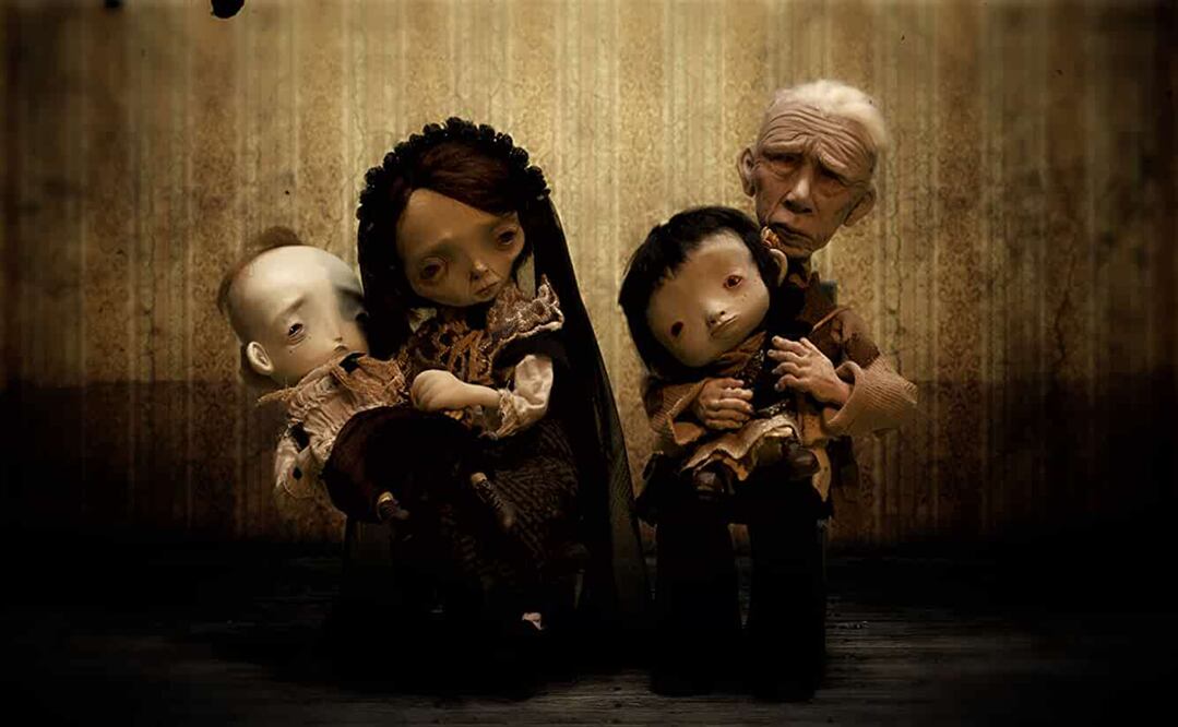 Pocos pueden hacer stop motion en el mundo. Y no es por calidad o falta de creatividad, sino porque implica que por cada segundo de acción, se tenga que mover el títere utilizado 24 ocasiones, así sea un milímetro.
El propio Guillermo del Toro ha reconocido que la paciencia no es lo suyo, así que admira a varios artistas mexicanos, que sí tienen la calma para hacerlo.
