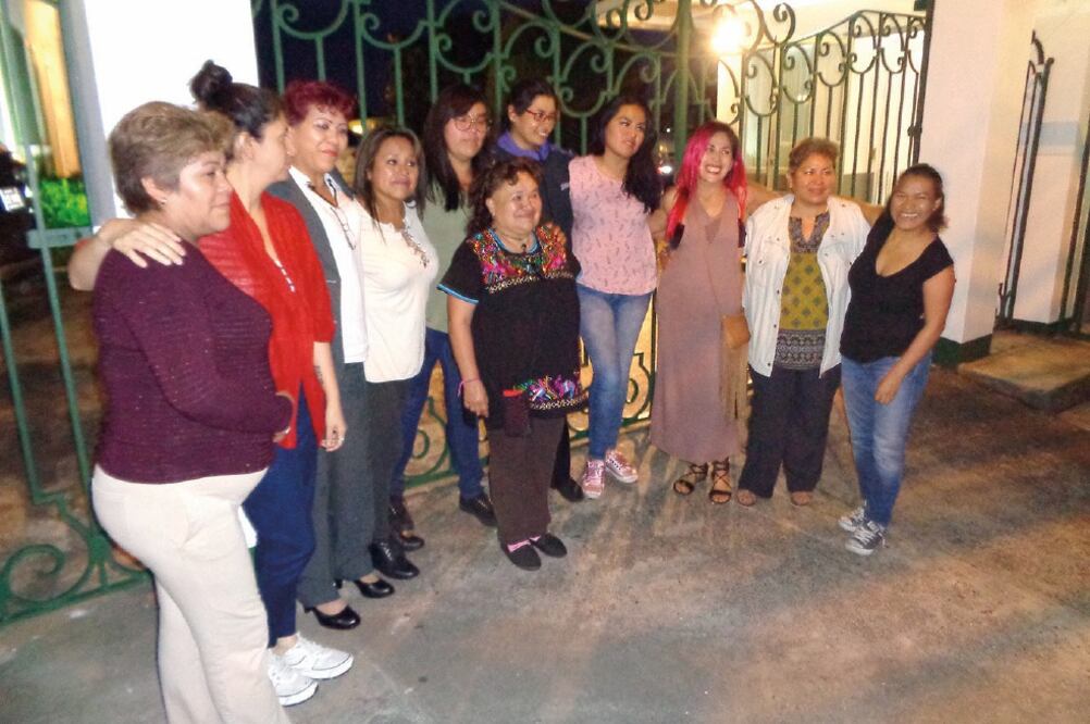 Las 11 mujeres que denuncian violaciones a sus derechos por los hechos ocurridos en Atenco, se dijeron listas para la audiencia (JOSÉ MELÉNDEZ. EL UNIVERSAL)