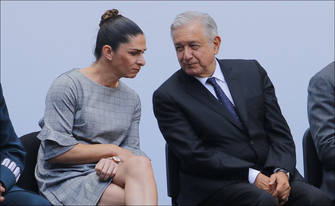 AMLO y ana Guevara en un evento público en Palacio Nacional - Foto: Imago7