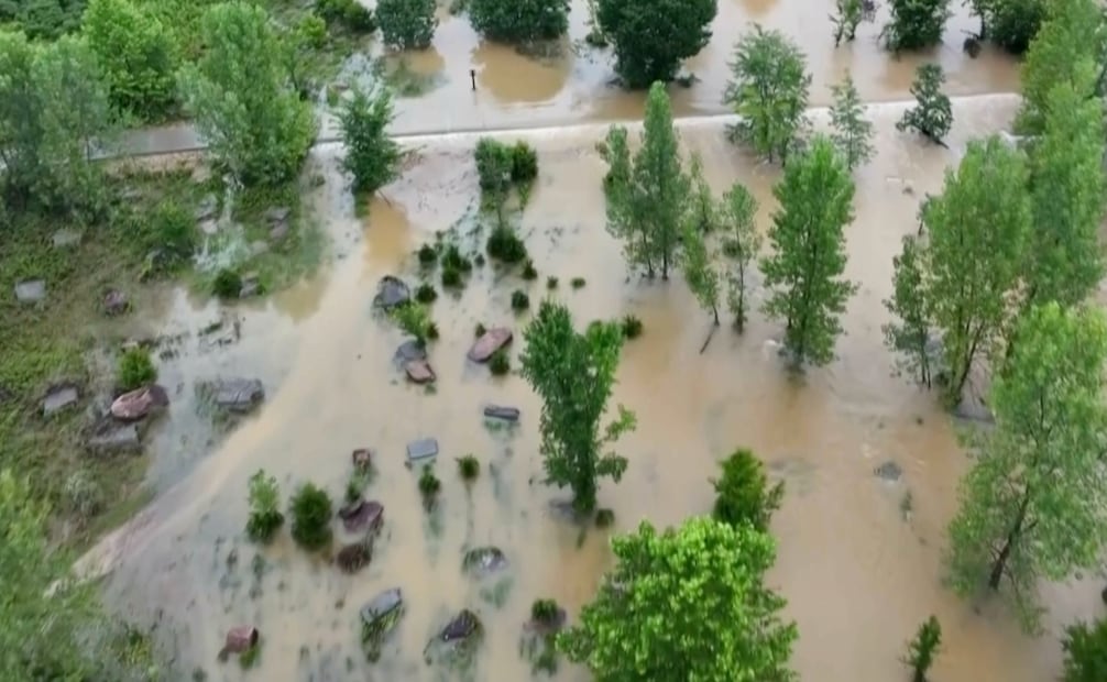 Viviendas afectadas y comunidades incomunicadas forman parte de los daños causados por las inundaciones en Missouri. Foto: AP