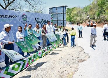 Reconstruyen carreteras en la Huasteca Potosina