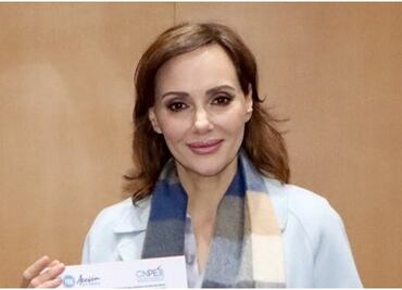 "No le bastaron los sobres llenos de dinero": Lilly Téllez defiende a Loret y califica al hermano de AMLO de "avaricioso"