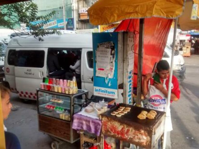 Gelatineros ambulantes, el oficio tradicional que se hereda 