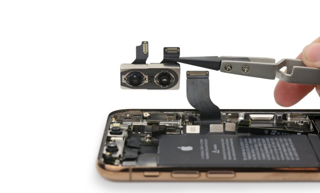 El examen de iFixit mostró que el iPhone Xs y Xs Max usan el chip de comunicaciones y módem de Intel en lugar de componentes de Qualcomm