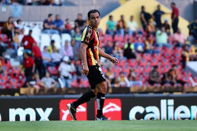 Omar Bravo regresó al futbol por promesa a su madre