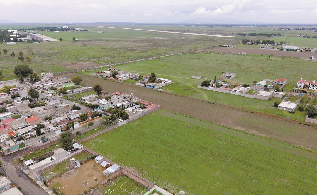 Se realizan trámites para que sigan los trabajos en Santa Lucía y Dos Bocas: AMLO