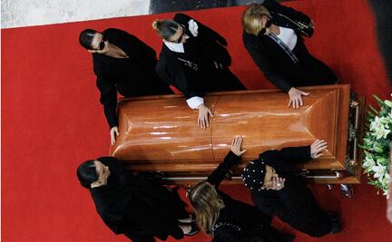 FOTOS: Rinden homenaje póstumo a la diva del cine mexicano Silvia Pinal en Palacio de Bellas Artes