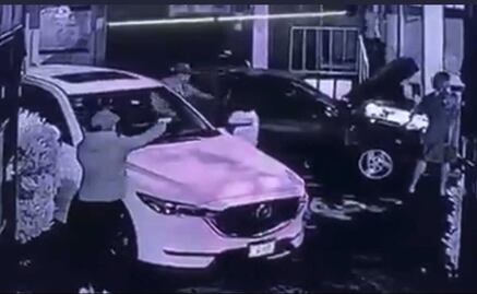 Mujer evita que ladrones se lleven a niña que estaba sentada dentro de la camioneta que robaban en Naucalpan