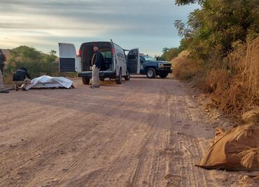 Hallan cuerpo calcinado en camino de terracería en Sinaloa; cuerpo aún desprendía humo