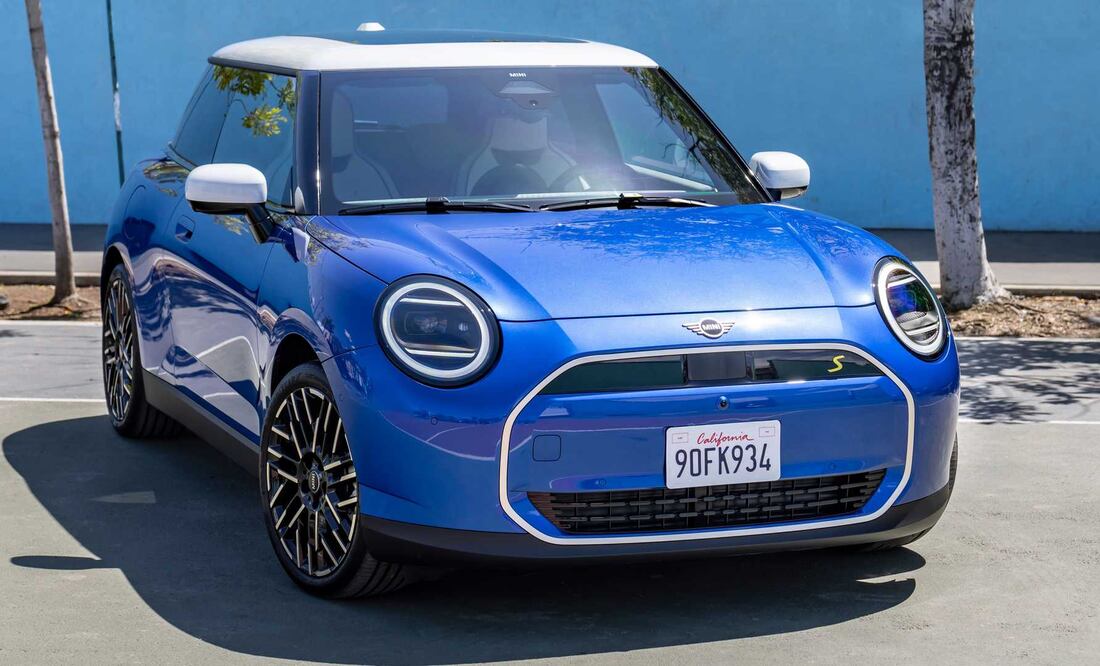 Estas fotos revelan el diseño de la próxima generación del Mini Cooper.