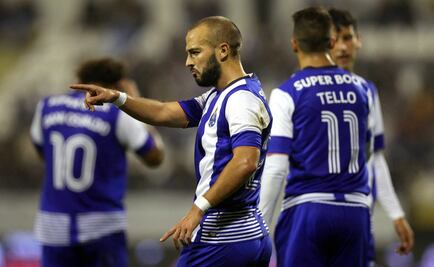 Layún juega en la victoria del Porto