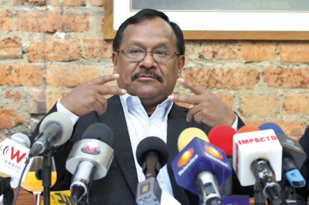 Alejandro Sánchez, secretario de Acción Política del PRD, dijo que en diciem b re se acordó acelerar los trabajos para cumplir el mandato del Congreso Nacional (ARCHIVO EL UNIVERSAL)