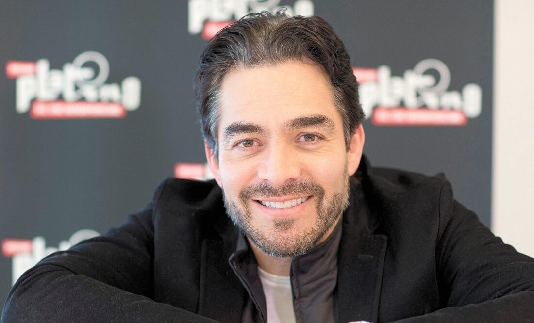 Omar se está dejando crecer el cabello y estudia con un coach en LA. Foto: EFE