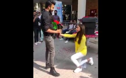 Universidad de Paquistán expulsa a una pareja por pedirse matrimonio en el campus