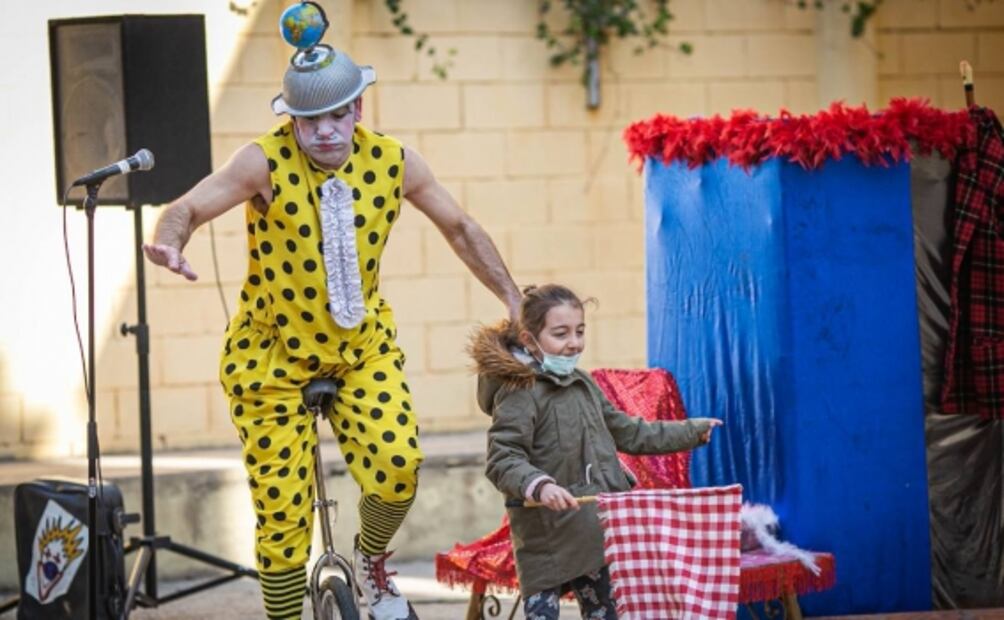 Sonrisavirus, lo que busca transmitir el payaso "Denguito" pese a la pandemia