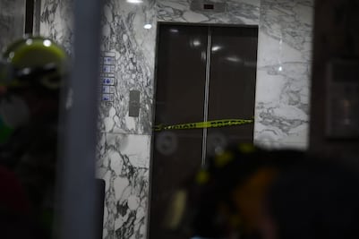 Quedan atrapadas dos personas en elevador del IMSS en Veracruz