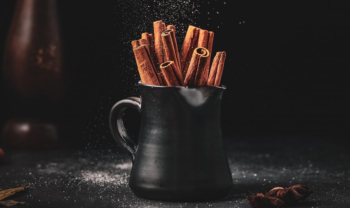 No solo tiene un olor y sabor distintivos, la canela posee interesantes propiedades / Foto: Unsplash