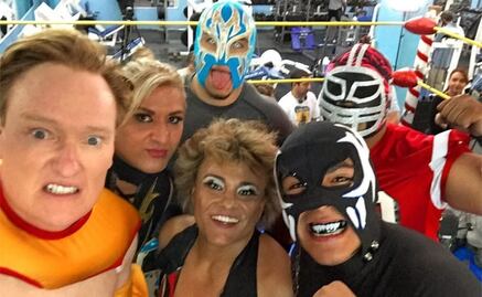 La lucha libre sorprende a Conan O'Brien