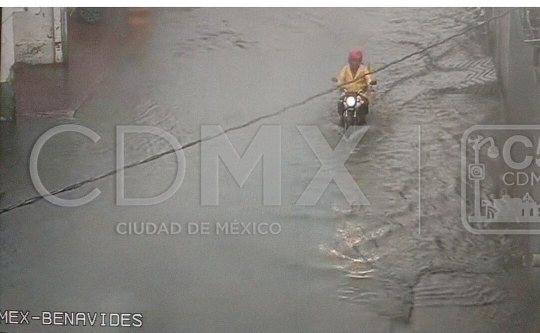 Anegación en Avenida México. (Foto: Twitter @C5_CDMX)
