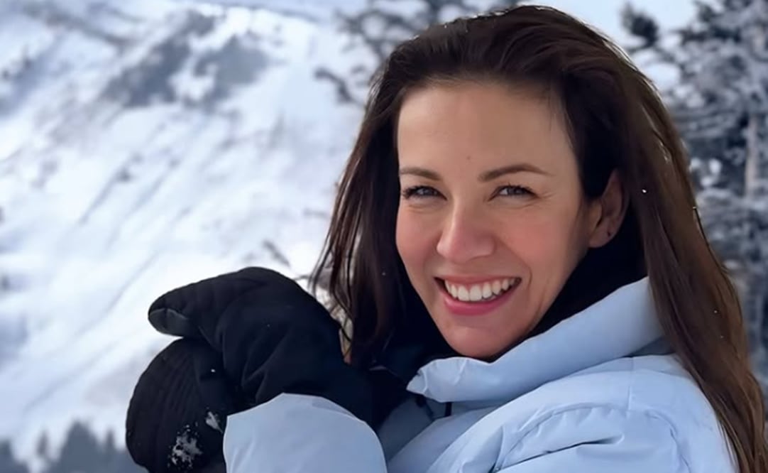 "Cada vez que regreso a la televisión se hace un escándalo enorme", dice Ingrid Coronado, quien se renovó con unas vacaciones familiares entre la nieve.