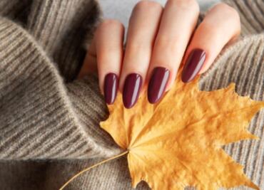 Qué colores de uñas lucir en octubre que no son de Halloween