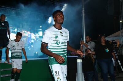 Djaniny Tavares, campeón goleador