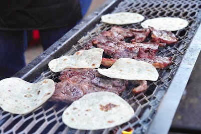 ¡Se armó la mega carnita asada! En Hermosillo rompen Récord Guinness por reunir más de 2 mil parrilleros 