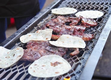 ¡Se armó la mega carnita asada! En Hermosillo rompen Récord Guinness por reunir más de 2 mil parrilleros