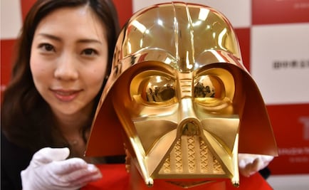 Venderán réplica en oro del casco de Darth Vader en Japón