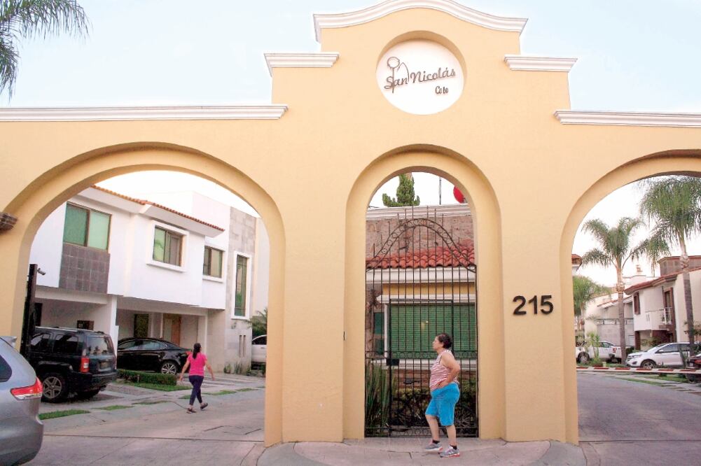 En el Registro Público de la Propiedad y el Comercio de Jalisco consta que el 4 de noviembre de 2009, Lidy Alejandra Sandoval, entonces estudiante, compró una casa en Zapopan. (JORGE ALBERTO MENDOZA.EL UNIVERSAL)