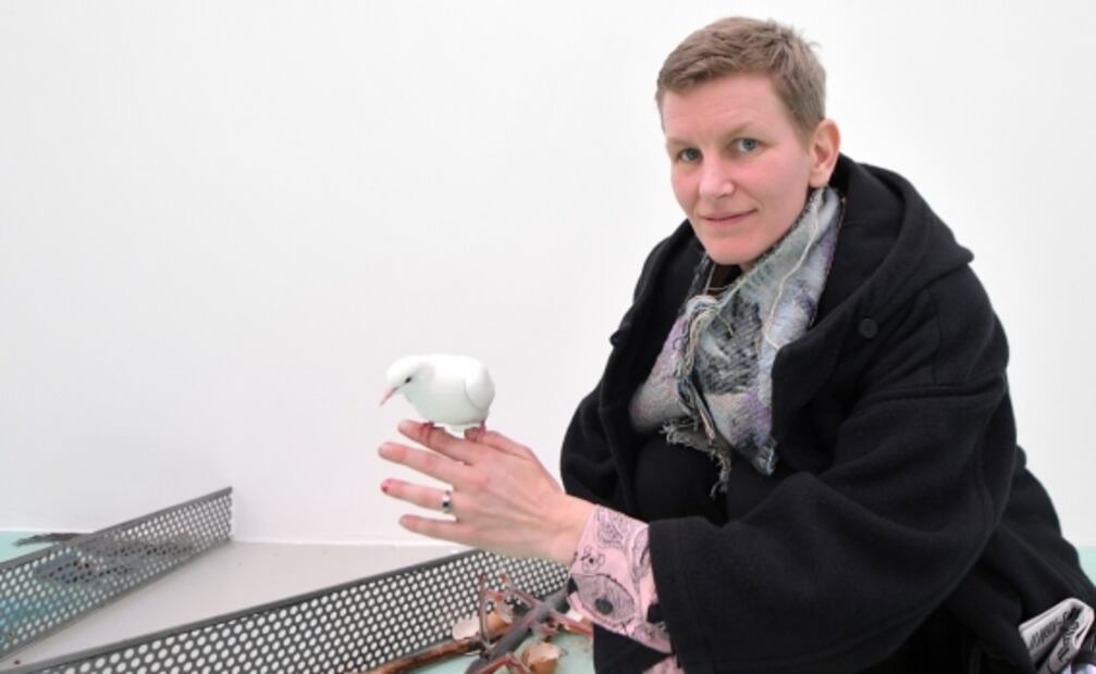 Laure Prouvost presenta su universo líquido en la Bienal de Venecia