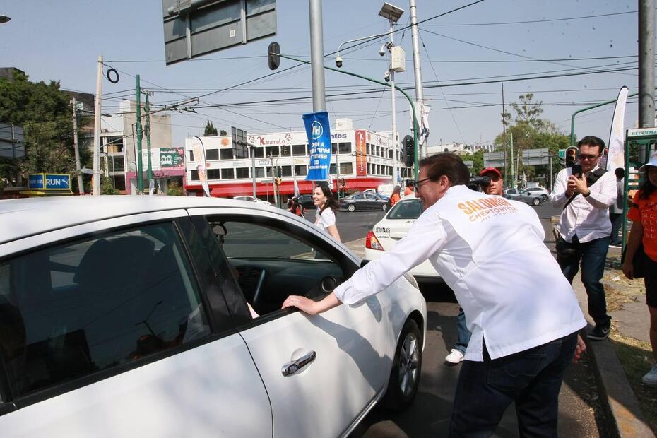 Destacó que prefiere salir a la calle y platicar con la gente, que hacer grandes mítines que “solo abonan al ego político”. (FOTO: Especial)
