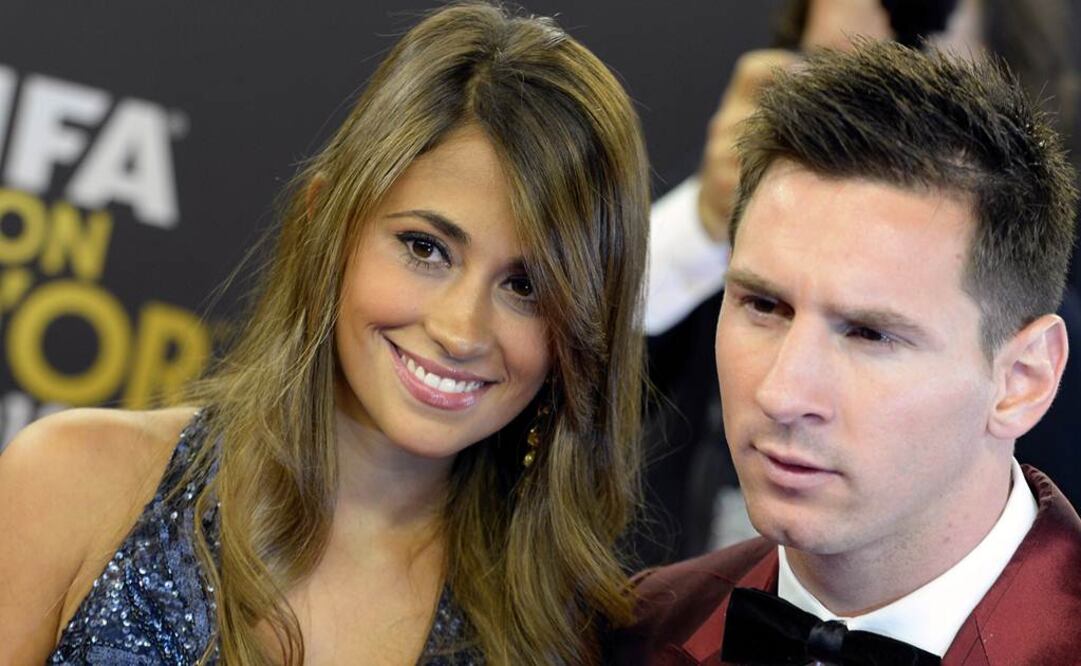 Antonella y Messi posan en la alfombra roja del Balón de Oro. Archivo