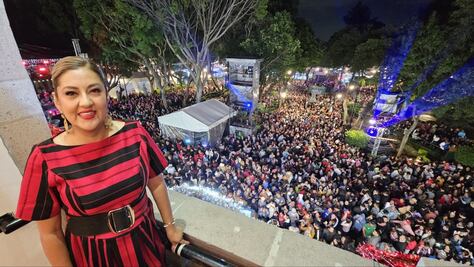 La alcaldesa Alfa González dio el tradicional Grito de Independencia en Tlalpan