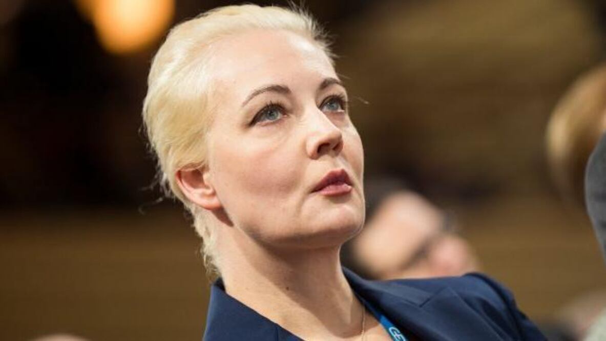 Quién es Yulia Navalnaya, la desafiante viuda de Navalny y "primera dama" de la oposición rusa