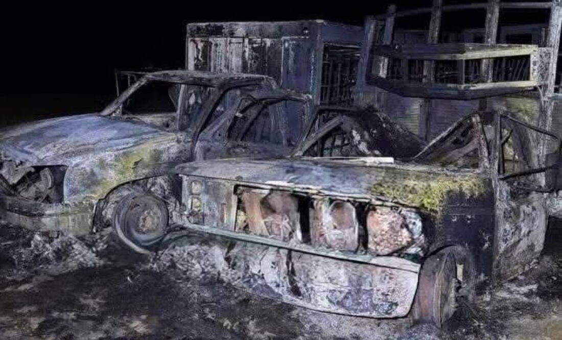 Estallan tres camionetas con combustible robado en la comunidad de Santa Ana Ahuehuepan en Tula (18/11/2025). Foto: Especial