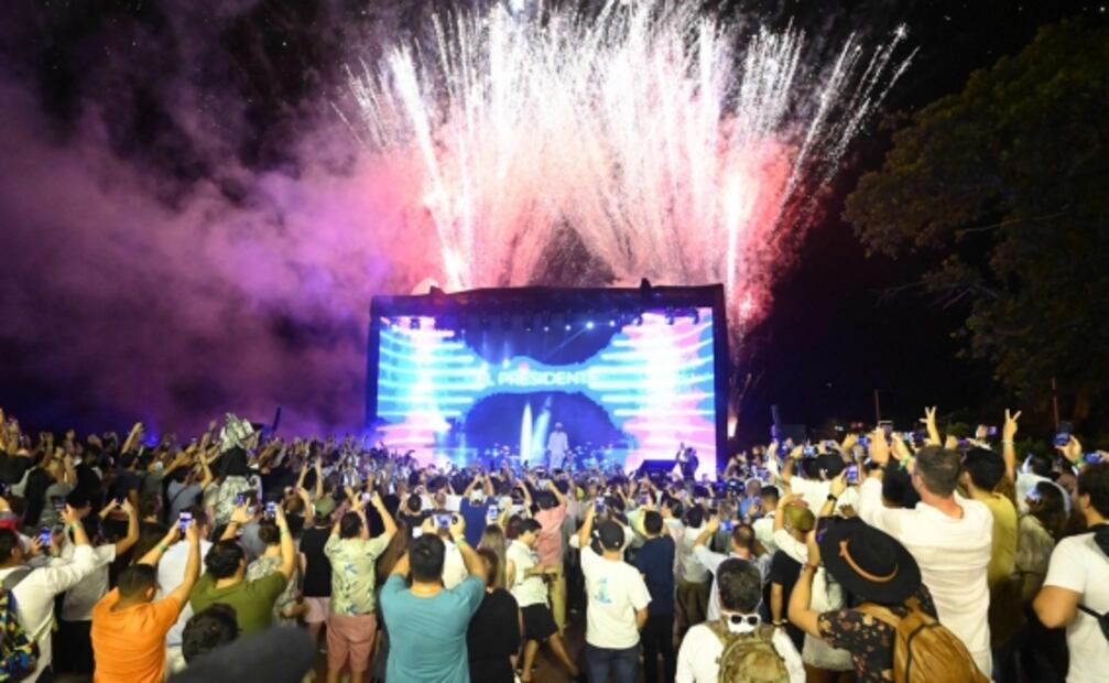 Como estrella de rock, Nayib Bukele anuncia la "ciudad del Bitcoin" en El Salvador