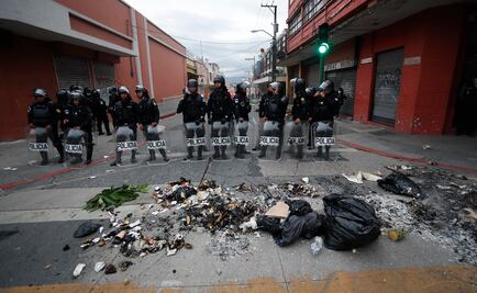 Exmilitares guatemaltecos ingresan a la fuerza al Congreso; exigen compensación económica