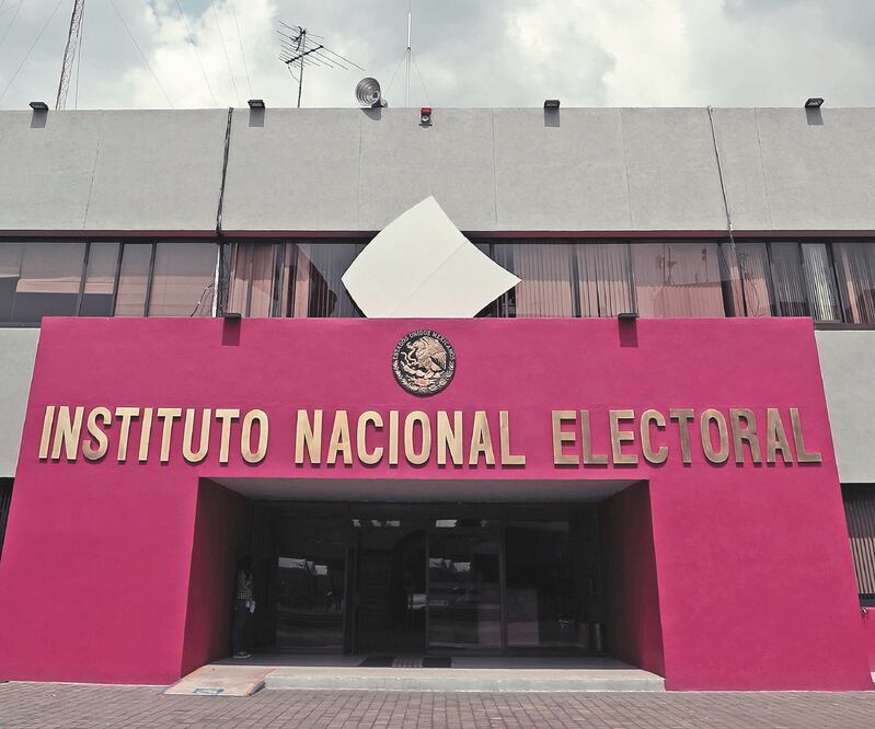 En una primera reunión, el INE se negó a entregar los datos biométricos de ciudadanos a la Segob. Foto: ARCHIVO EL UNIVERSAL