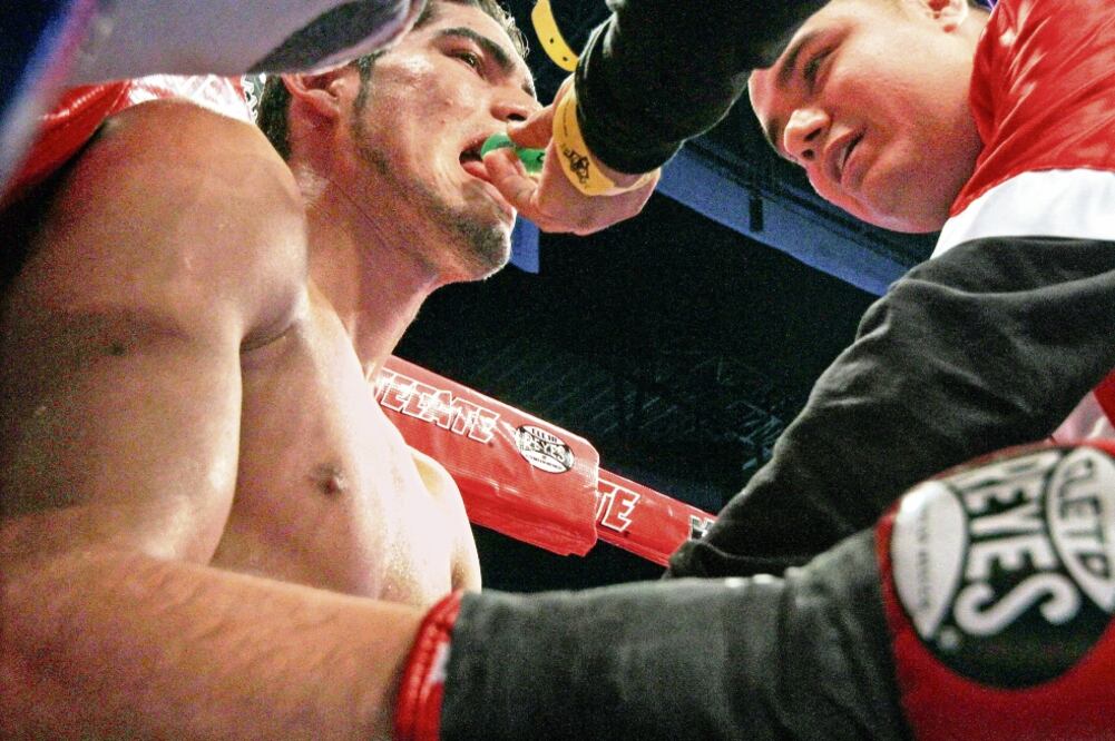 Gilberto Ramírez actúa en la función Manny Pacquiao-Timothy Bradley (JAM MEDIA)